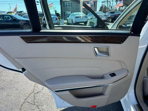 Used 2015 Mercedes-Benz E 350 Sedan image 10