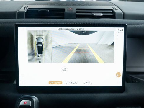 Used 2023 Land Rover Defender 130 X-Dynamic SE image 13