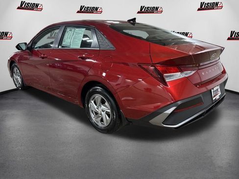 Certified 2025 Hyundai Elantra SE FWD image 7