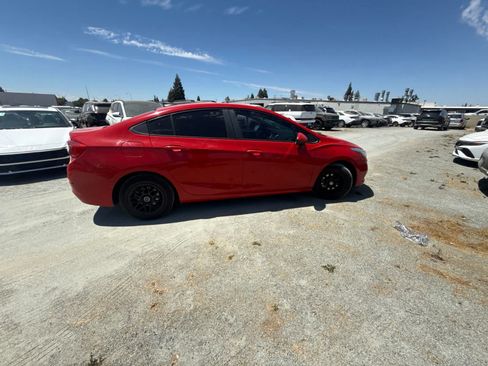 Used 2016 Chevrolet Cruze LS FWD image 4