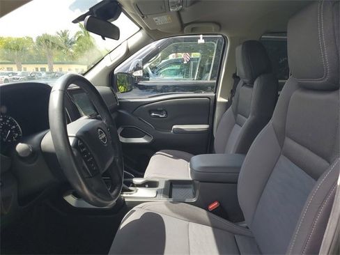 Certified 2023 Nissan Frontier SV w/ SV Convenience Package image 9