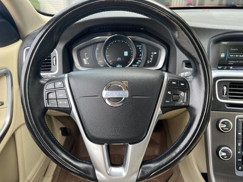 Used 2015 Volvo V60 T5 Premier Plus image 10