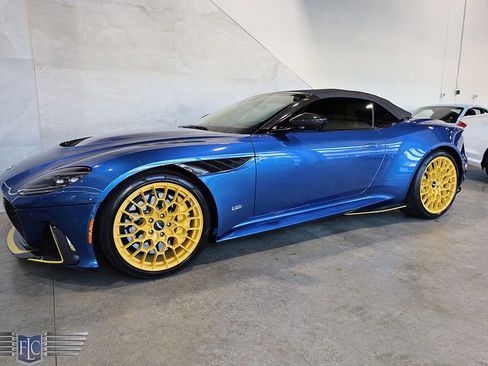 Used 2023 Aston Martin DBS Superleggera Volante image 4
