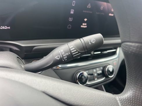 Used 2025 Buick Envista Preferred w/ Convenience II Package image 23