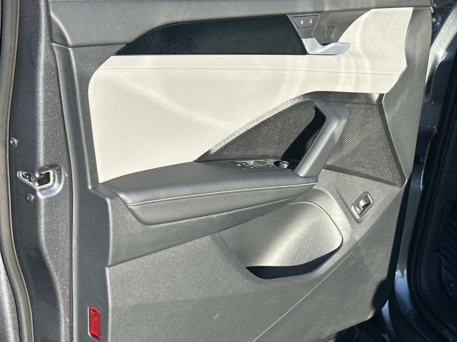 Certified 2026 Volkswagen Tiguan SE FWD image 20