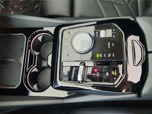 Used 2025 BMW 540i xDrive image 52