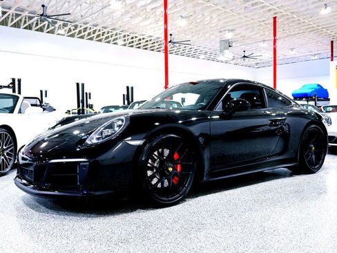 Used 2018 Porsche 911 Carrera 4 GTS image 1