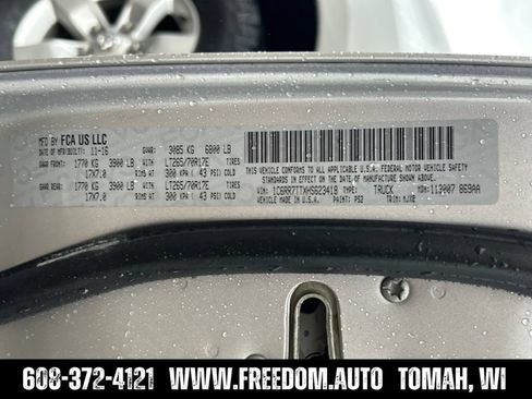 Used 2017 RAM 1500 Classic SLT AWD/4WD image 31