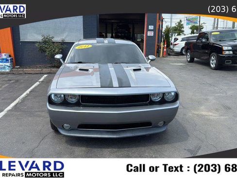 Used 2011 Dodge Challenger R/T w/ Electronics Convenience Group image 2