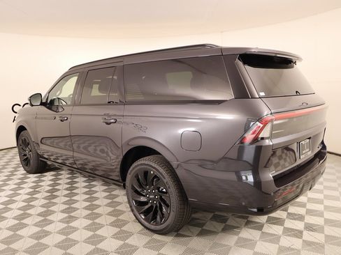 New 2025 Lincoln Navigator L Reserve w/ Jet Appearance Package image 24