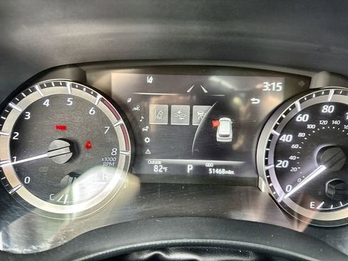 Used 2024 Toyota Highlander LE image 24