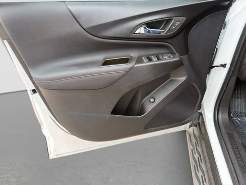 Used 2023 Chevrolet Equinox RS AWD/4WD image 18