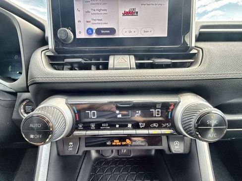 Used 2025 Toyota RAV4 XLE FWD image 18