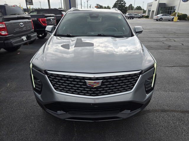 Used 2025 Cadillac XT4 Premium Luxury FWD image 3