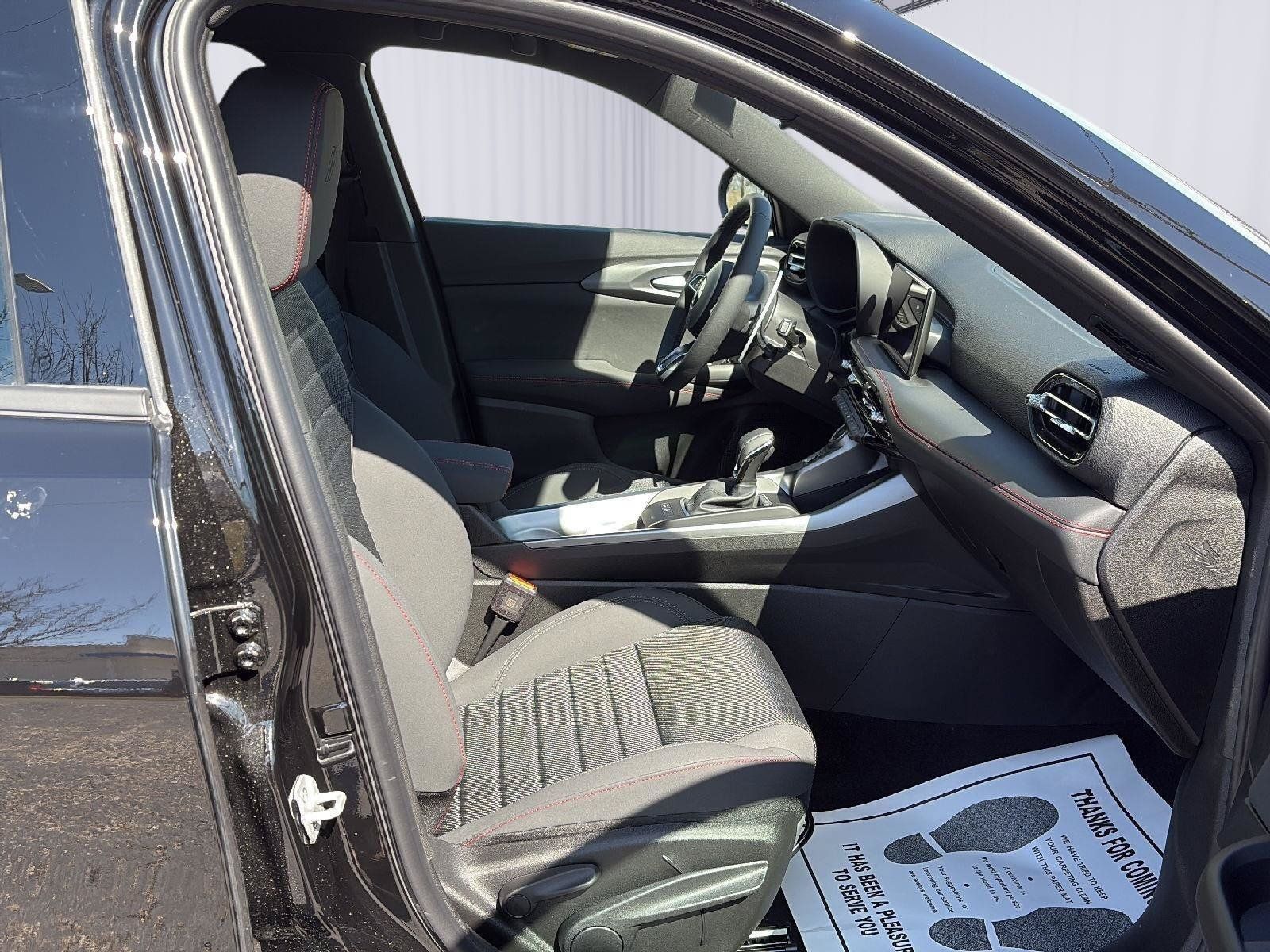 New 2025 Dodge Hornet R/T w/ R/T Blacktop Package AWD/4WD image 39