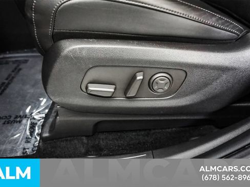 Used 2025 Kia Carnival FWD image 32
