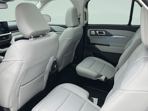 New 2026 Ford Explorer Platinum w/ LUX Leather Package AWD/4WD image 9