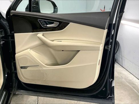 Used 2018 Audi Q7 3.0T Premium Plus w/ Premium Plus Package image 26