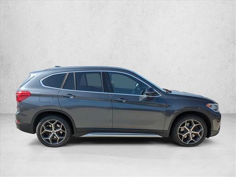 Used 2019 BMW X1 xDrive28i w/ Convenience Package AWD/4WD image 4
