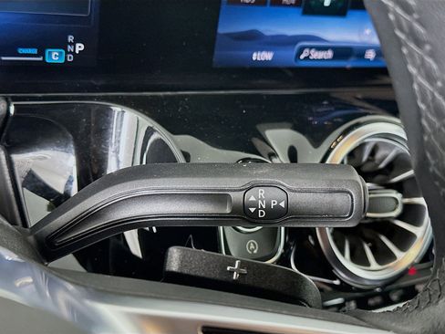 Used 2025 Mercedes-Benz GLA 250 image 24