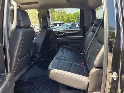 Used 2025 Chevrolet Silverado 2500 LTZ AWD/4WD image 12