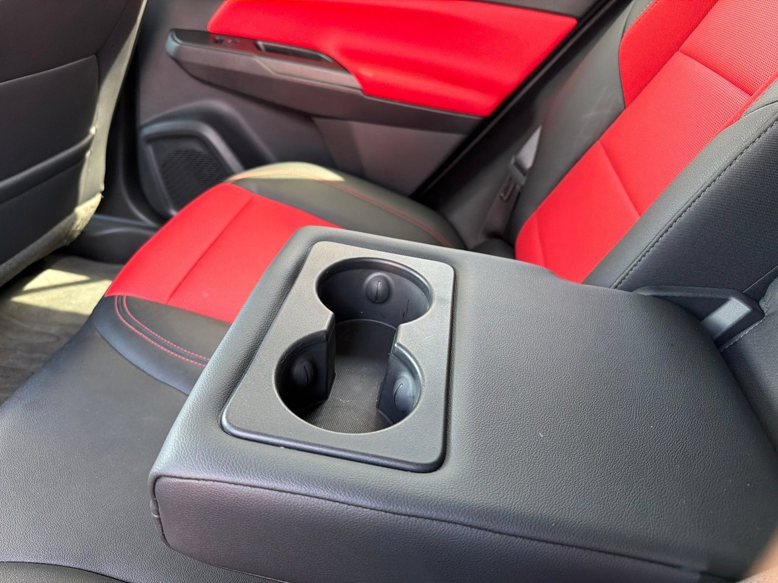 Used 2025 Chevrolet Equinox EV RS FWD image 16