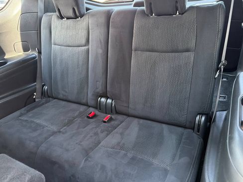 Used 2015 Nissan Pathfinder SV AWD/4WD image 14