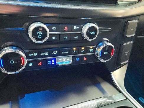 Used 2025 Ford F150 Platinum AWD/4WD image 29