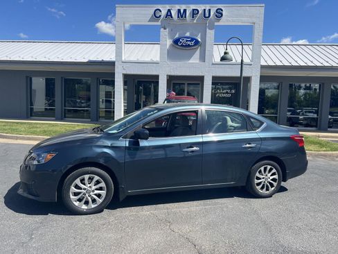 Used 2016 Nissan Sentra SV image 2