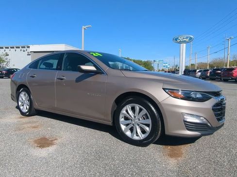 Used 2024 Chevrolet Malibu LT image 2
