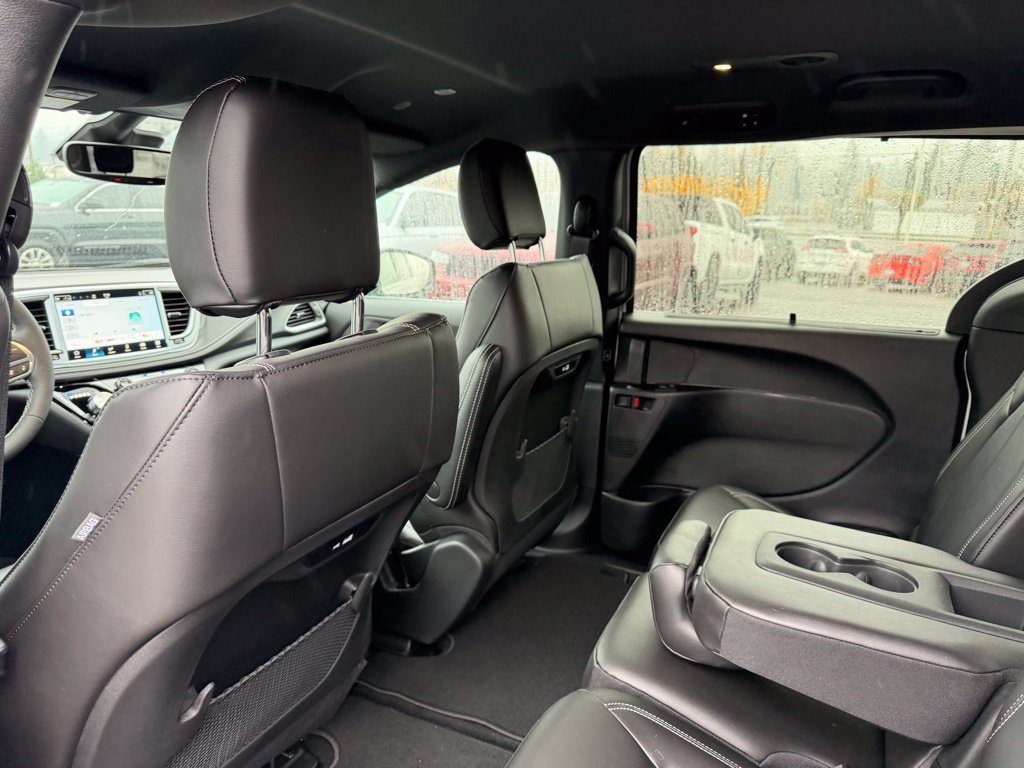 New 2026 Chrysler Pacifica Select FWD image 29