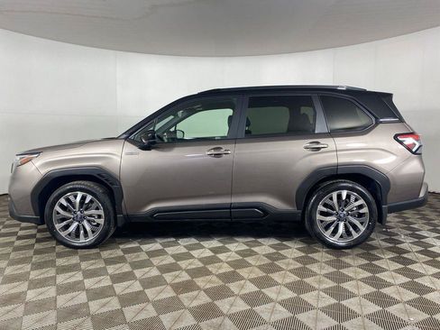 Used 2025 Subaru Forester Touring AWD/4WD image 10