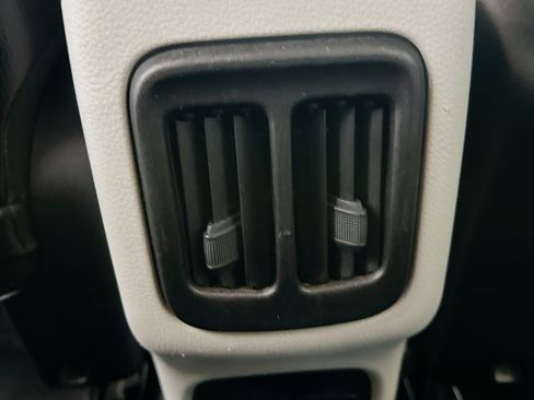 Used 2018 Jeep Compass Limited w/ Navigation Group image 27