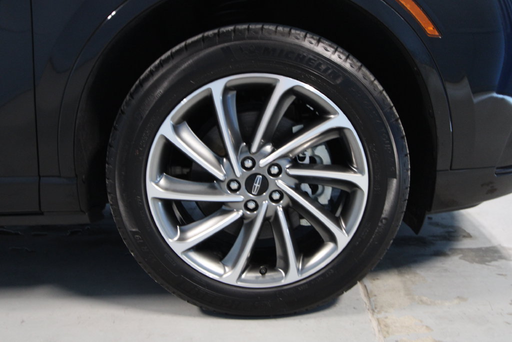 Used 2025 Lincoln Corsair Grand Touring AWD/4WD image 37