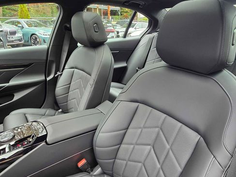New 2026 BMW 530i xDrive w/ M Sport Package AWD/4WD image 22