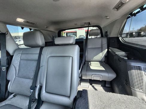 Used 2023 Toyota Sequoia Limited image 9