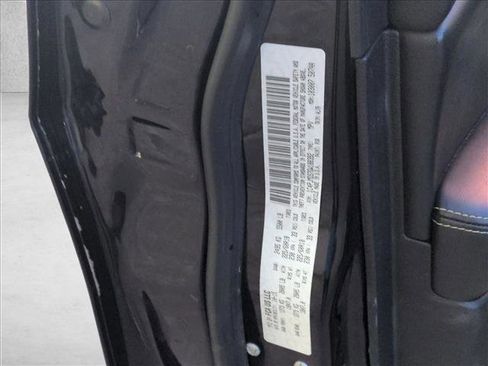 Used 2016 Jeep Cherokee Limited image 16