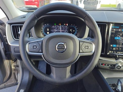 Used 2025 Volvo XC60 B5 Core image 14