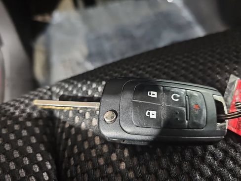 Used 2010 Chevrolet Equinox LT w/ Vehicle Interface Package FWD image 37