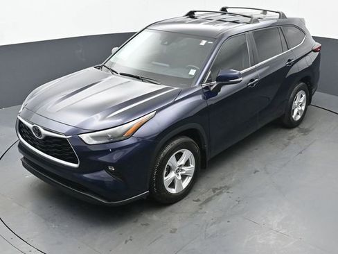 Used 2024 Toyota Highlander LE image 43