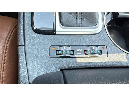 Certified 2019 Toyota Highlander Limited Platinum AWD/4WD image 26