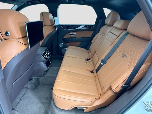 Used 2022 Bentley Bentayga image 20