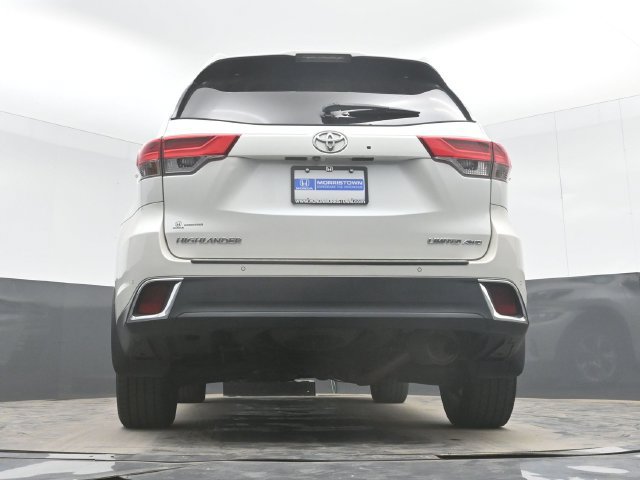 Used 2017 Toyota Highlander Limited AWD/4WD image 33