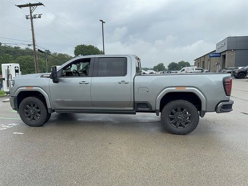 Used 2024 GMC Sierra 2500 AT4 w/ AT4 Premium Plus Package AWD/4WD image 2