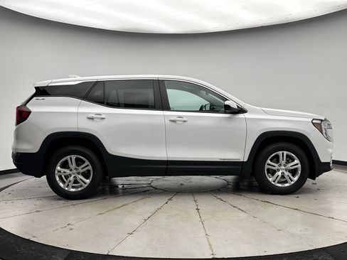 Used 2022 GMC Terrain SLE image 6