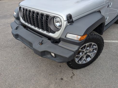 Used 2024 Jeep Wrangler Sport S image 13