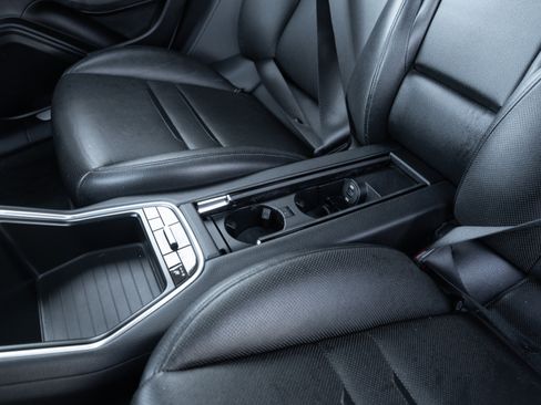 Used 2020 Porsche Panamera 4S image 31