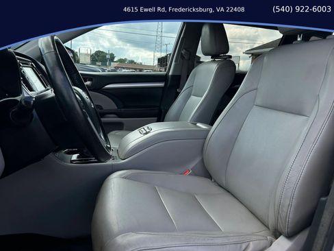 Used 2016 Toyota Highlander XLE AWD/4WD image 10