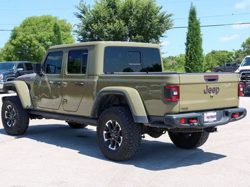 Used 2025 Jeep Gladiator Rubicon AWD/4WD image 5