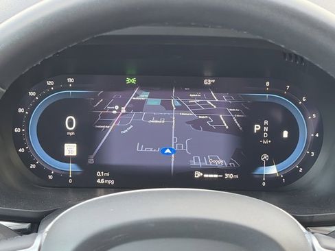 Used 2022 Volvo XC60 B5 Momentum image 19